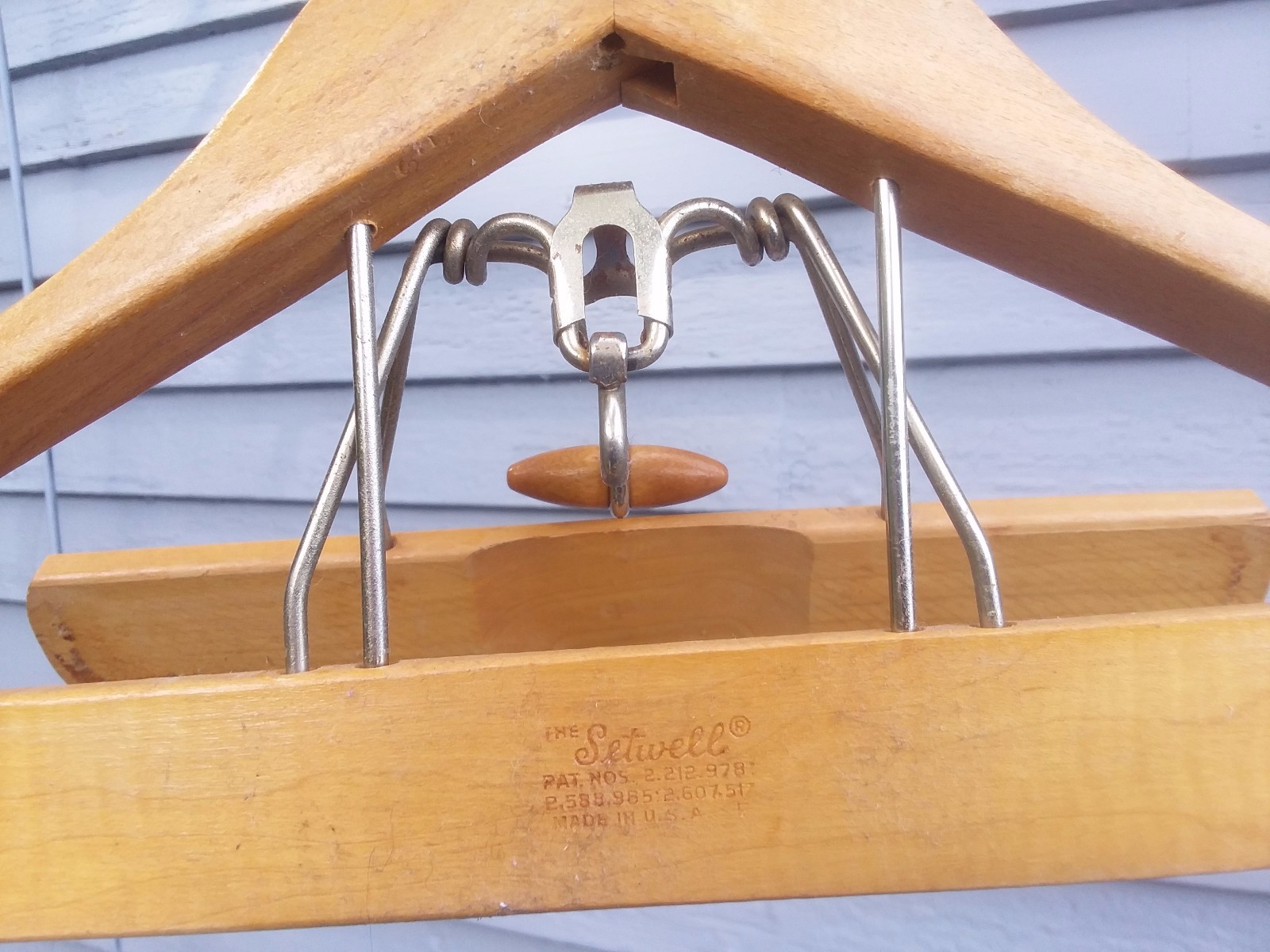 VINTAGE SETWELL SUIT PANTS COAT WOODEN HANGER MADE IN USA