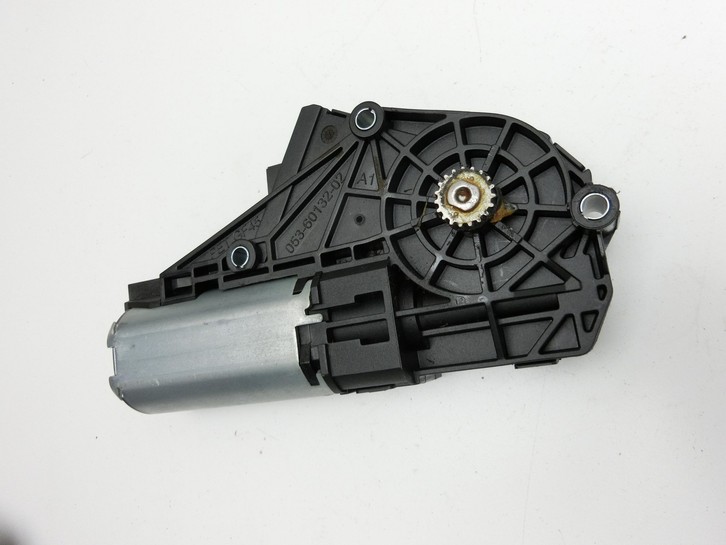 BMW 5er GT F07 09-13 Schiebedachmotor Pos.2 BMW 5er GT F07 09-13 28.03.2011 9127381 67.61-9127381 53169671501... Bild 3
