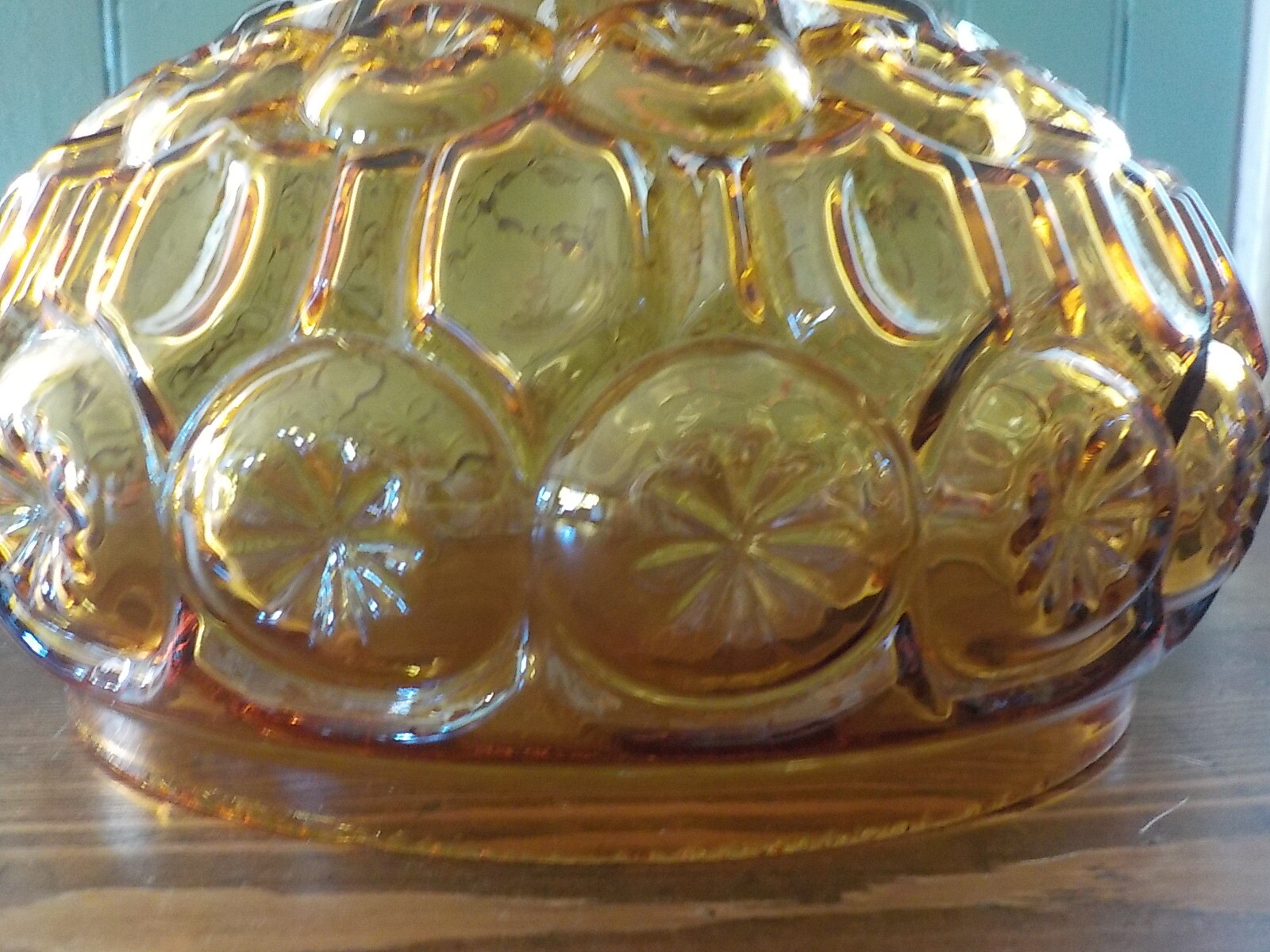 VINTAGE AMBER GLASS MOON & STAR PATTERN HURRICANE OIL LAMP SHADE  6 3/4
