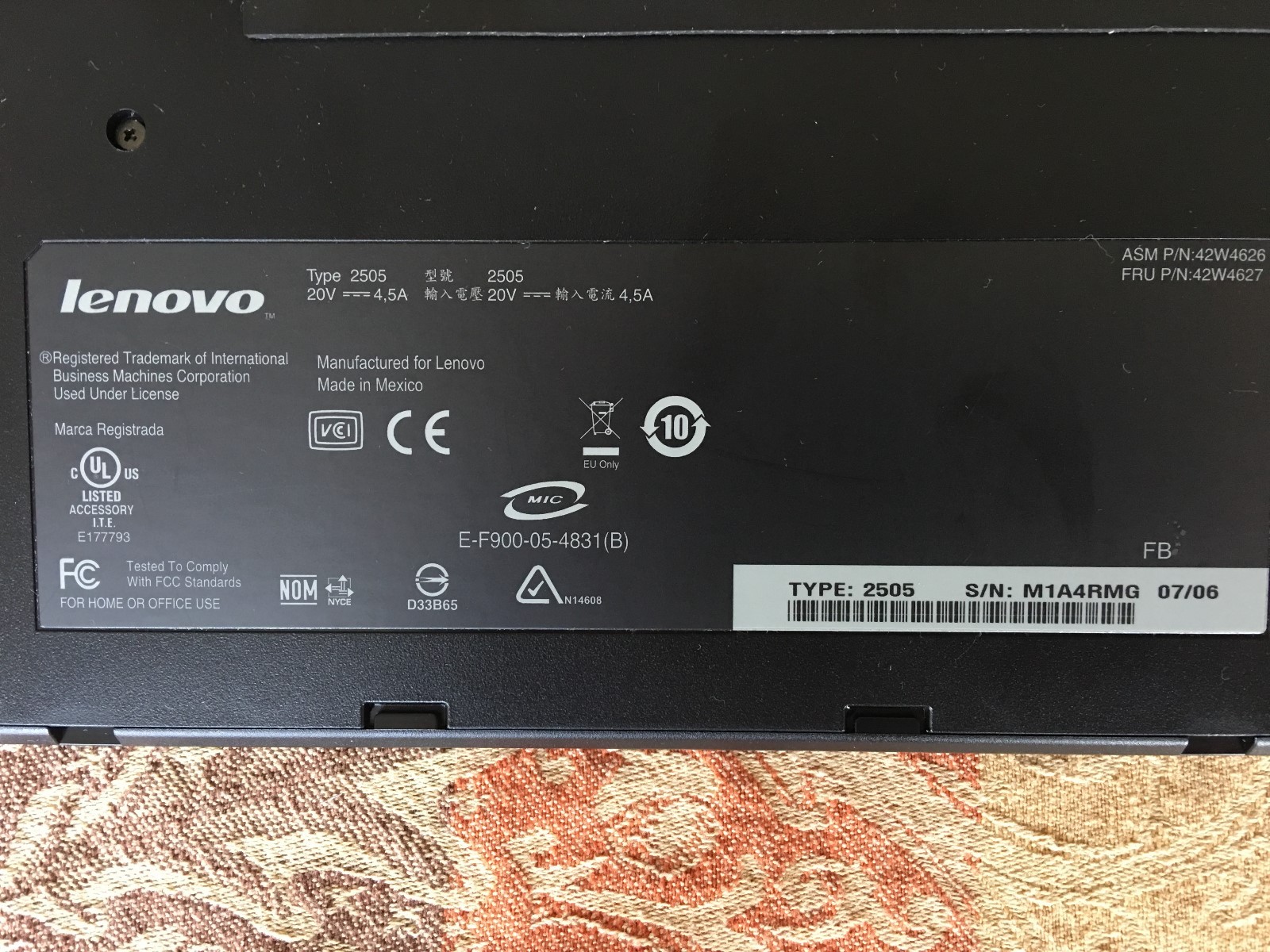 Lenovo  Type 2505 ThinkPad Docking Station P/N 42W4626 42W4627