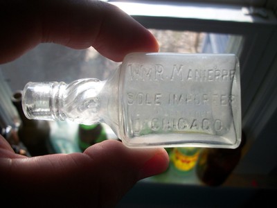 SUPER NEAT WHISKEY SHAPE OLD MANSE ABSOLUTELY PURE CANADIAN MAPLE SYRUP CHICAGO