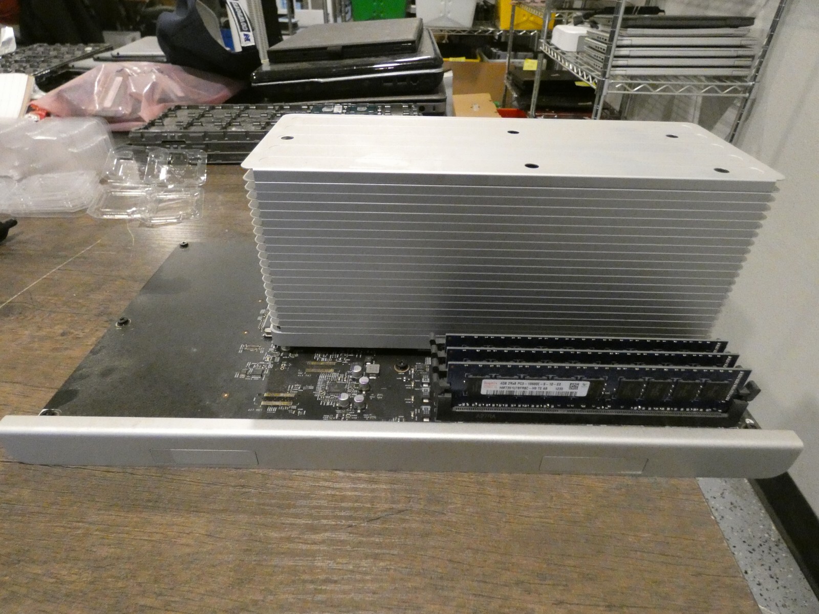 サーバー Apple Mac Pro Server (Mid 2012) Mac Pro | 2012 | Quad Core 3.2 GHz (Server) - Techable.com