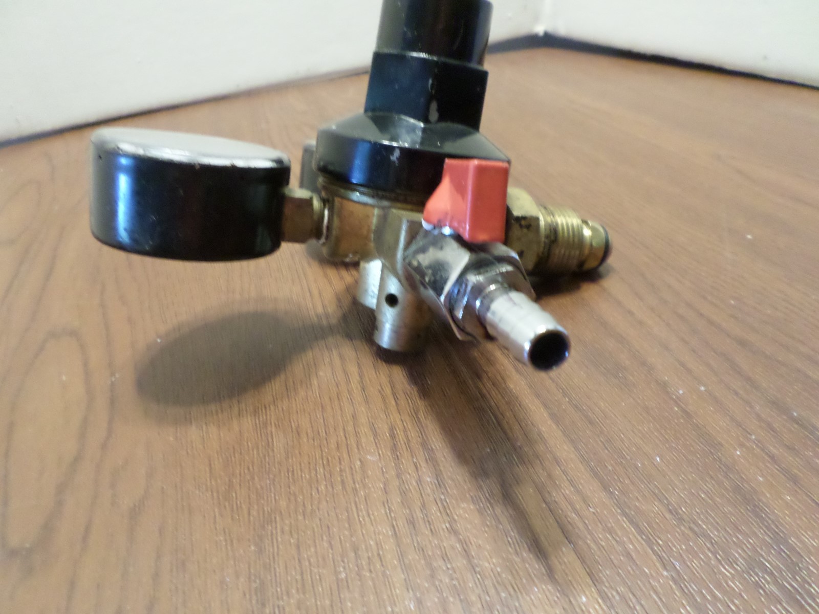 Draft Beer Keg Tap Coupler Pressure Regulator