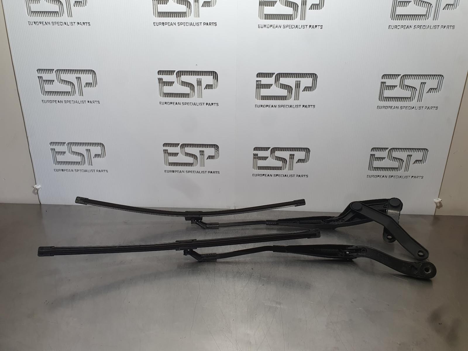 2009 C Class MERCEDES WIPER ARM W204 PAIR FRONT  07/07-04/11 image 3