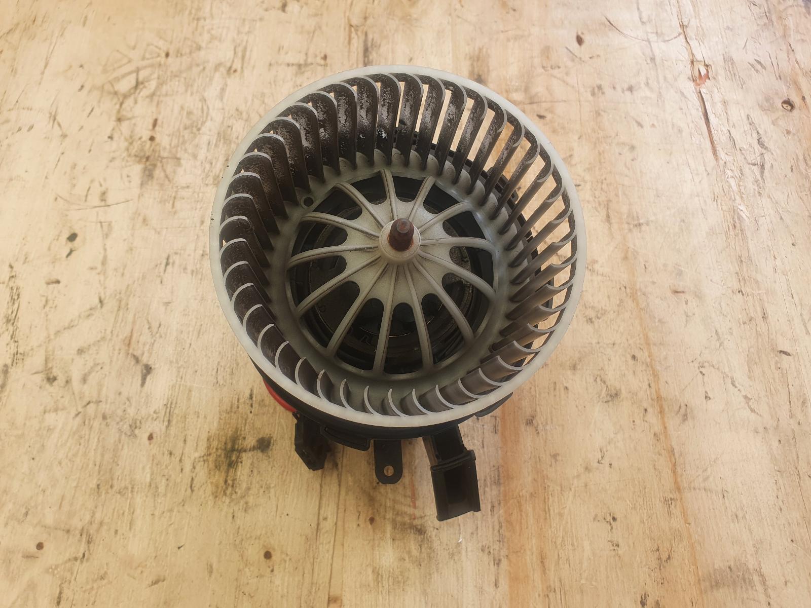 2010 Audi A4 HEATER FAN MOTOR B8 8K 02/08-06/12 image 4
