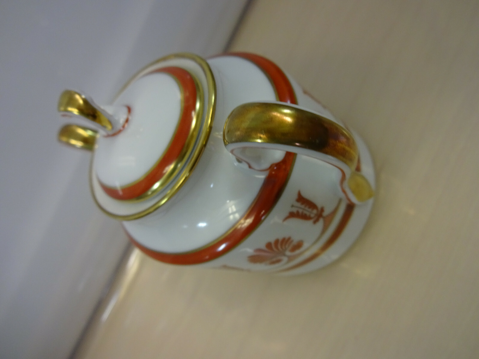 Richard Ginori Ercolano Red Gold Rim Sugar Bowl with Lid 5.75