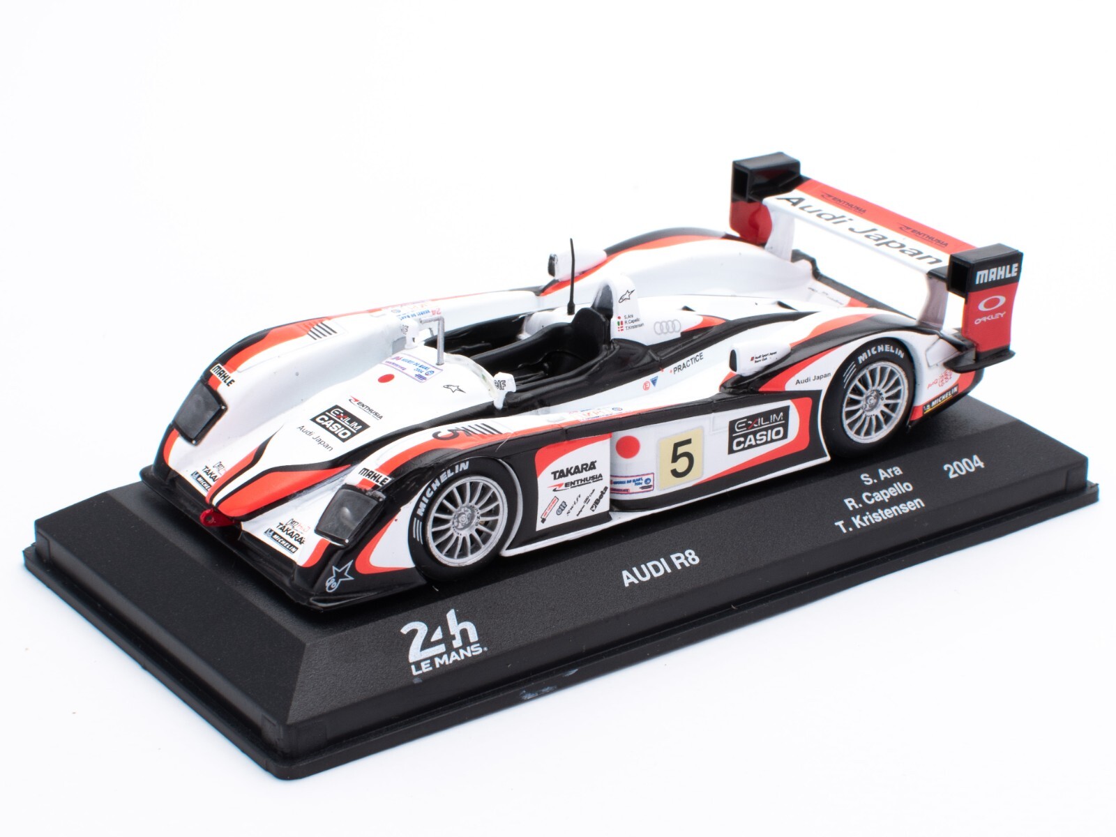 1/18スケールモデル アウディR8 No.8ウィナー 24H ル・マン2000 1/18スケールモデル アウディR8 No.8ウィナー 24H ル・マン2000