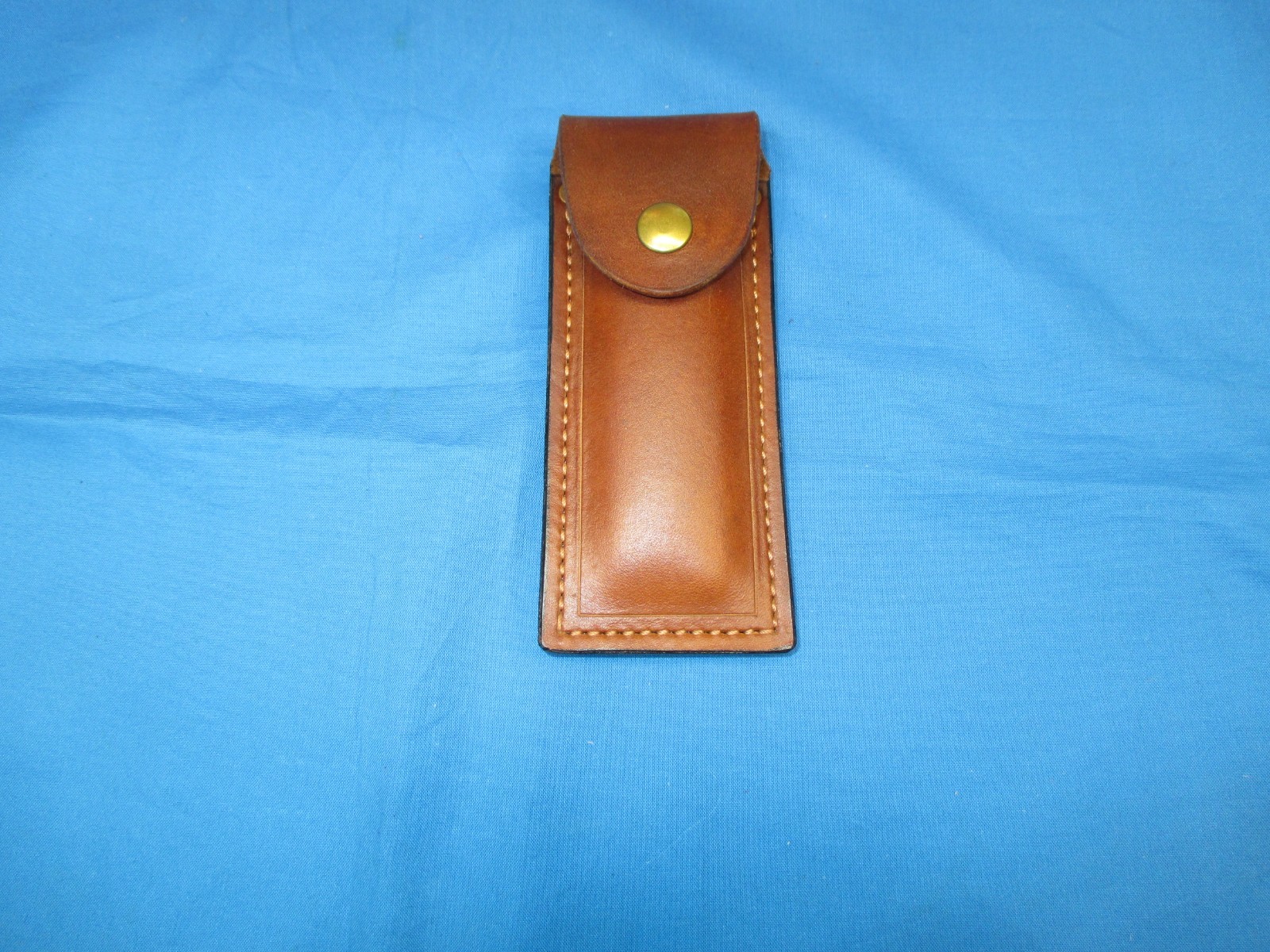 Buckmark Single Mag Pouch. Wet Formed 8/9 OZ. Veg. Tanned Leather
