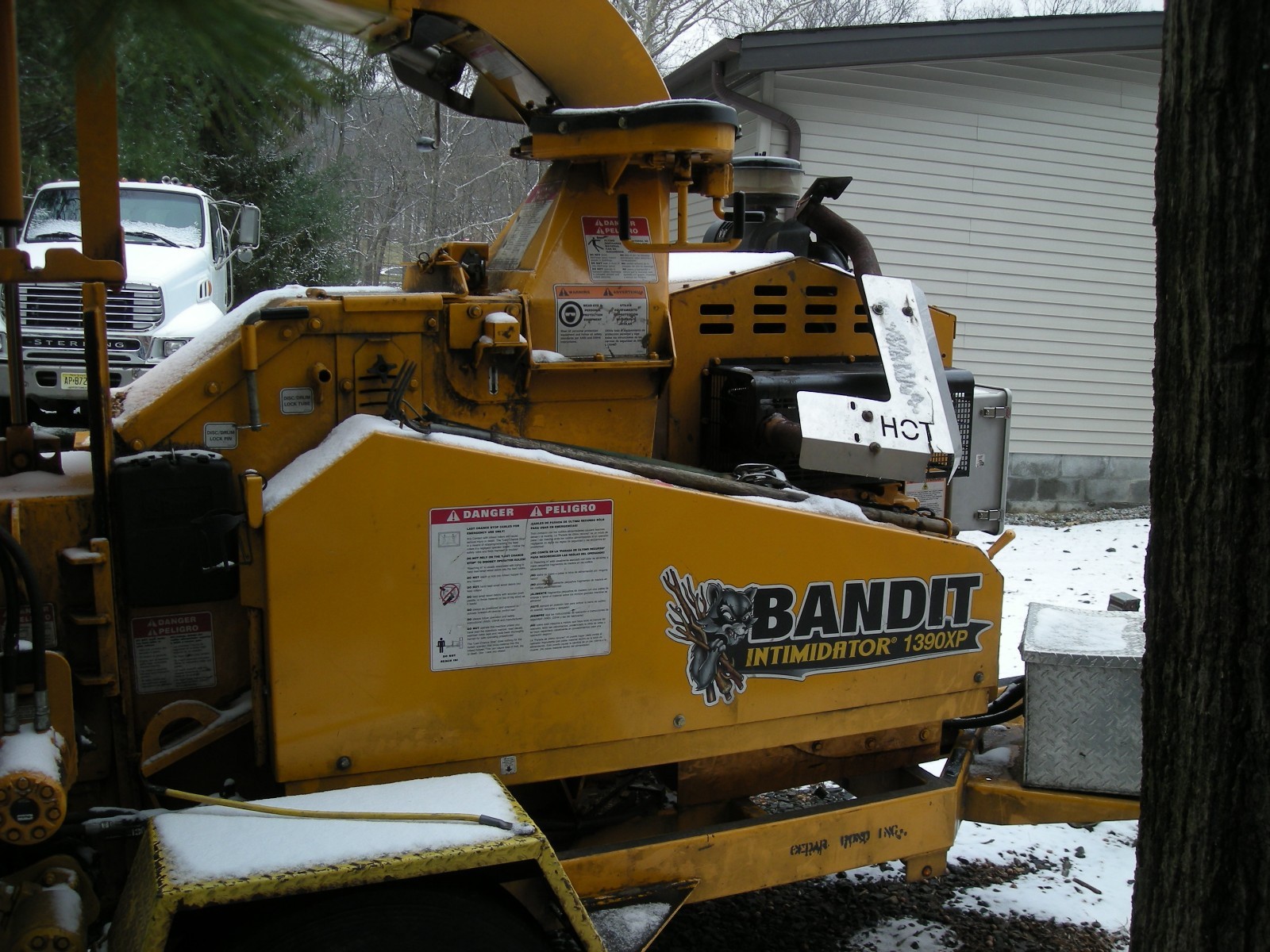 2016 Brush Bandit Chipper