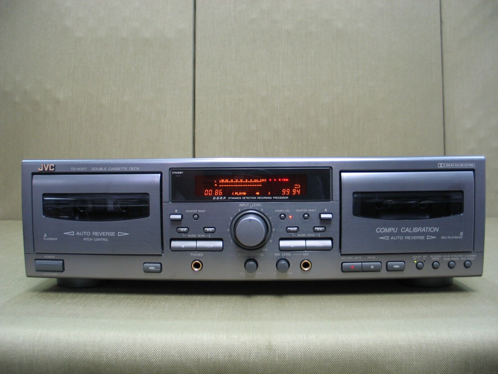 JVC TD-W317 Vintage ( Circa 1975 ) Stereo Double Cassette Deck ( Fully Tested )