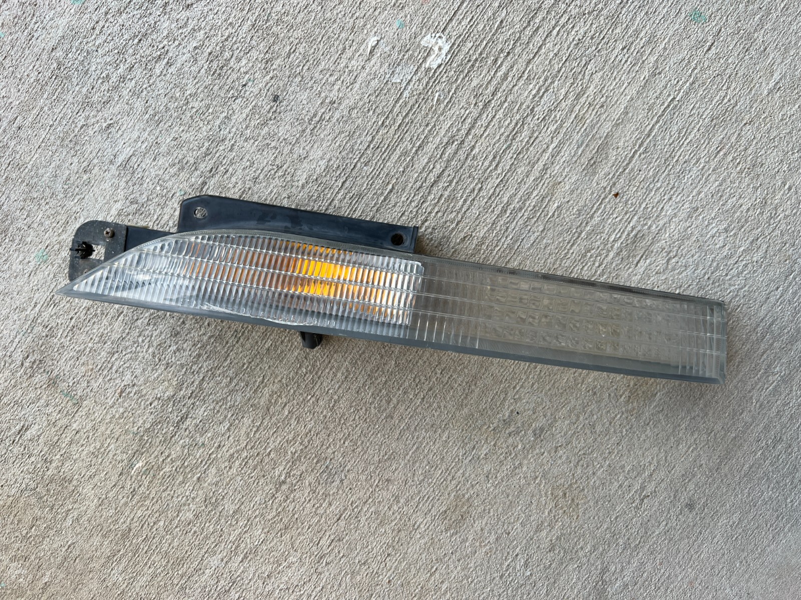 OEM 045-5704L Driver Corner Park Light Turn Signal for Laser
