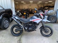 08 Yamaha XT660X STREET-ORIENTED SUPERMOTO STYLE BIG SINGLE (CLASSIC MOTORCYCLE)