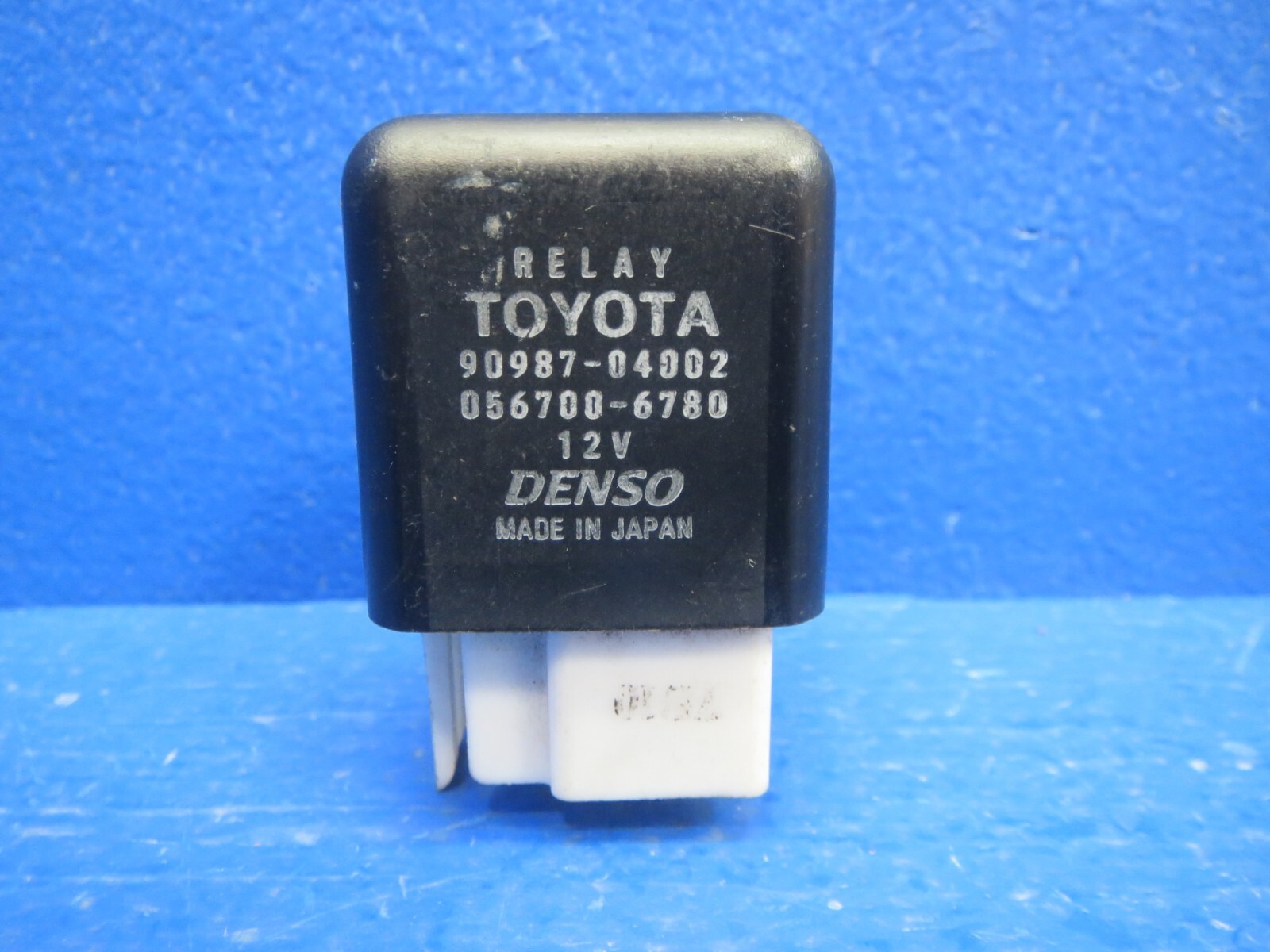 Toyota Fuse Box Relay Denso 90987-04002/056700-6780 | 90987