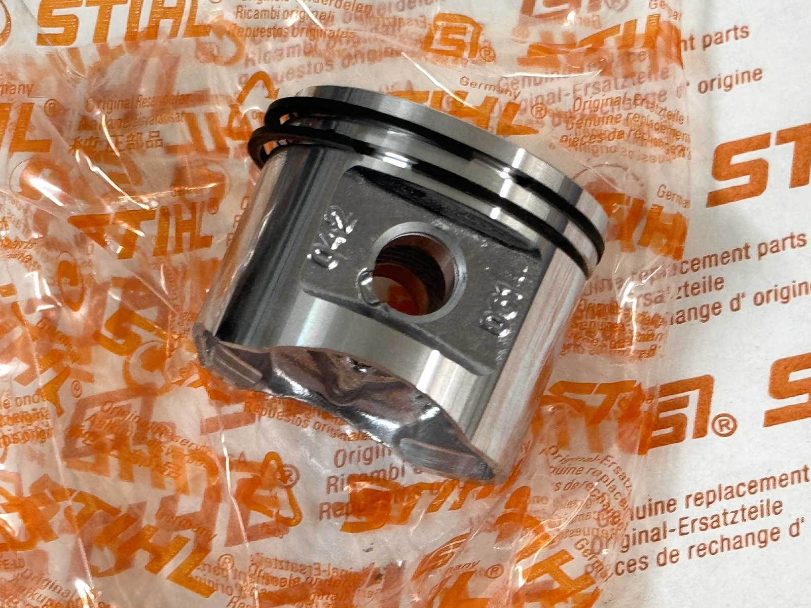 STIHL OEM CYLINDER WITH PISTON KIT 1123 020 1206 FOR 025 MS250 023 MS 230 250 - Picture 5 of 6