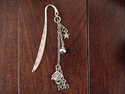 Grad 2018 Bowed Scroll Bookmark Tibetan Silver Grad Cap, 2018, Star & Swarovski