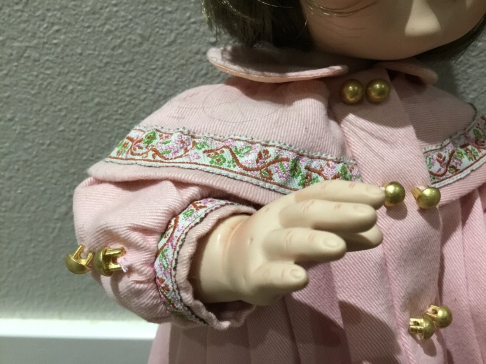 Barbara Madeja Betsy in Buttons porcelain doll Ashton Drake pink coat no hat 15