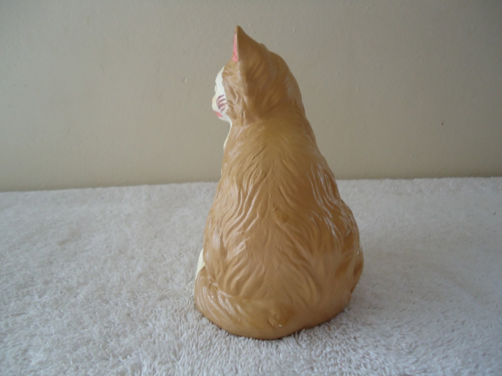 Vintage Made In 1974 Chalkware ? Hand Painted Cat 