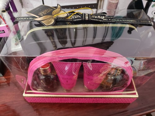 Baylis and  harding england gift set and cosmetic bag