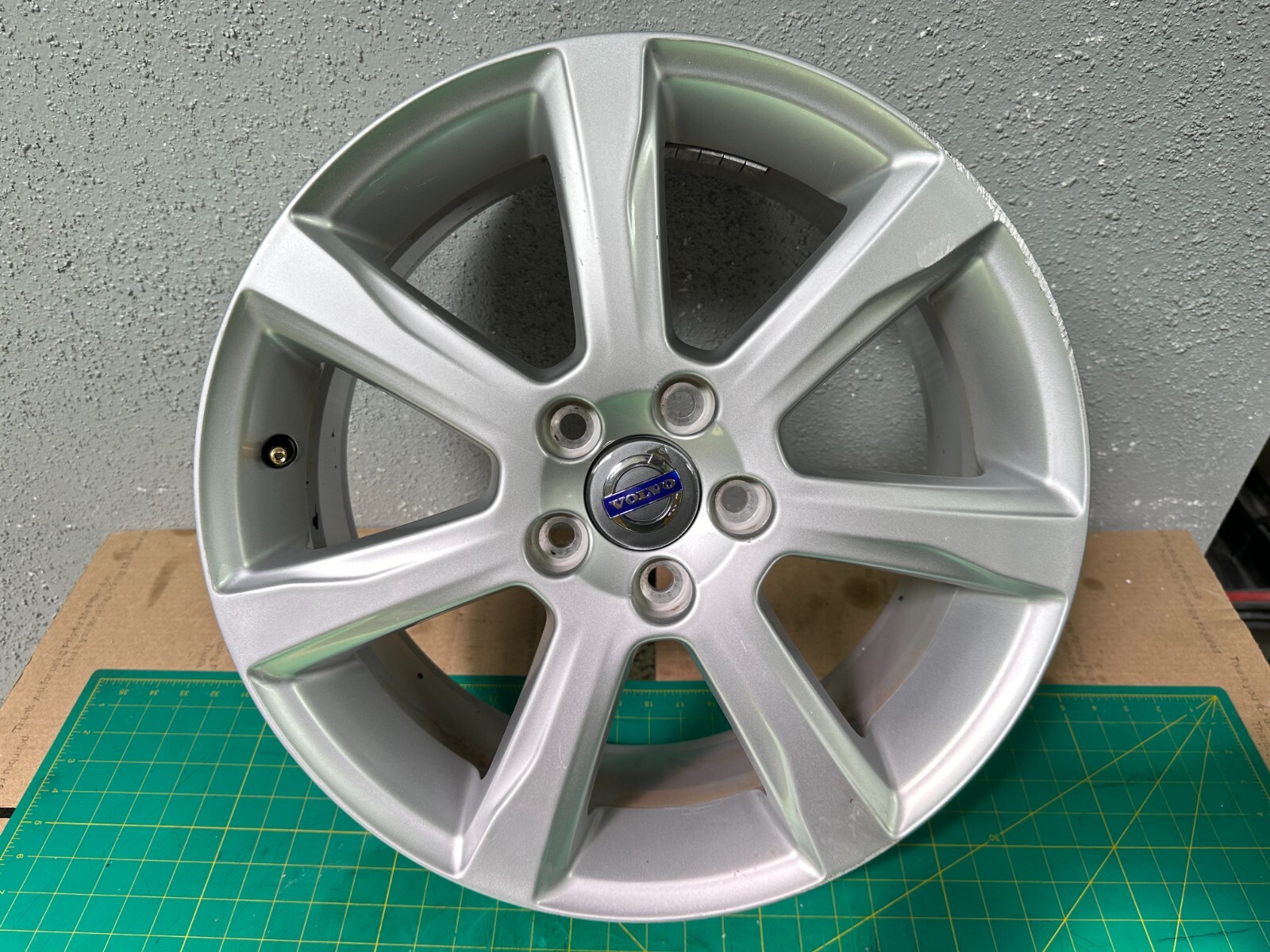 16-18 Volvo S60 V60 FACTORY 17