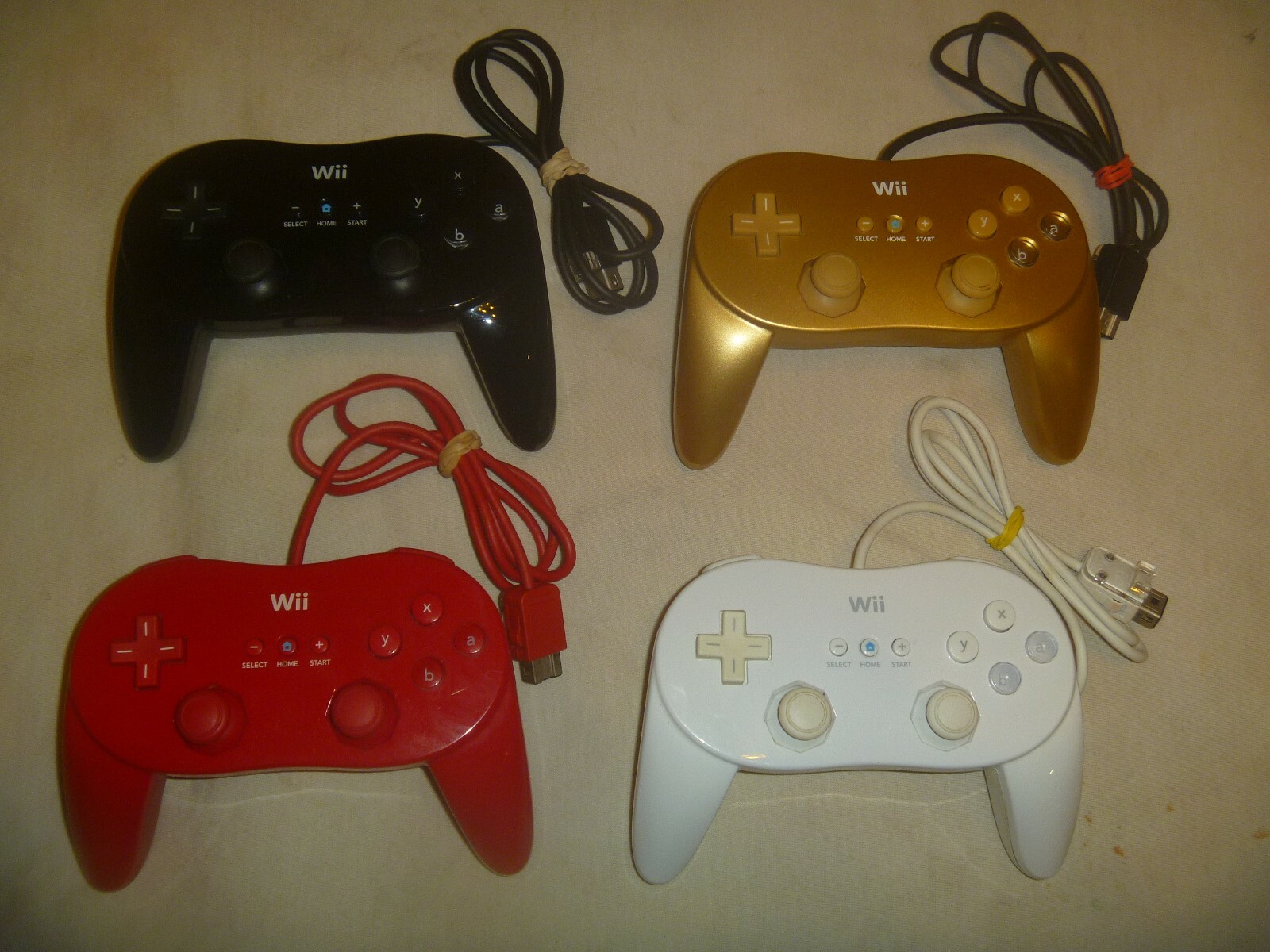 『ソフト5本コントローラー2つ付』Wii RVL-001 Amazon.com: Nintendo Wii Video Game System with TWO