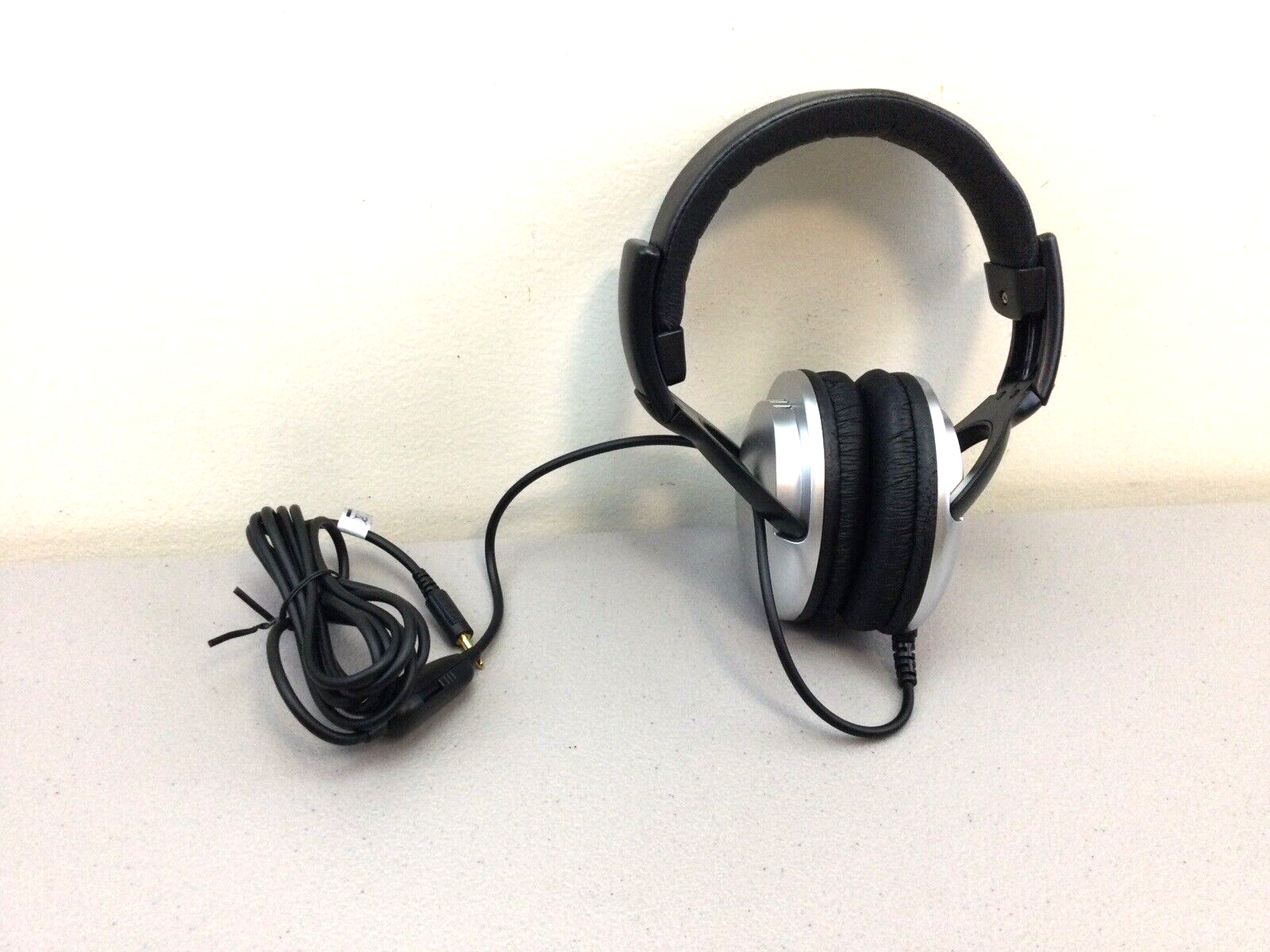 Koss UR29 Black Silver Headband Headphones Collapsible