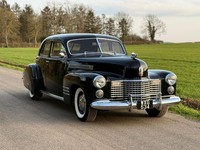 1941 Cadillac Series 61 saloon, V8 auto, stunning car.