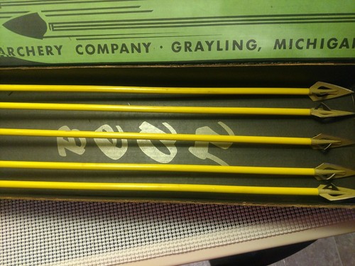 vintage Fred Bear wooden arrows and bear arrow box broad heads hunting tip cedar