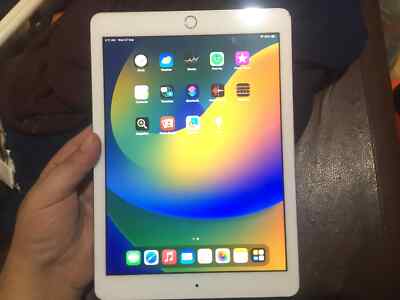 iPad - 【A】iPad 5/32GB/355803088971211 iPad 5th Generation 32GB WiFi Silver- Re-Certified