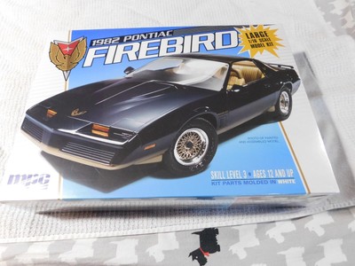 large scale plastic model car kits