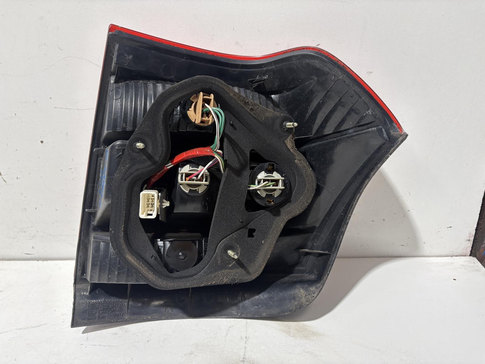 Toyota Corolla Right Tail Light ZZE122 12/2001-03/2004 - thumbnail 3