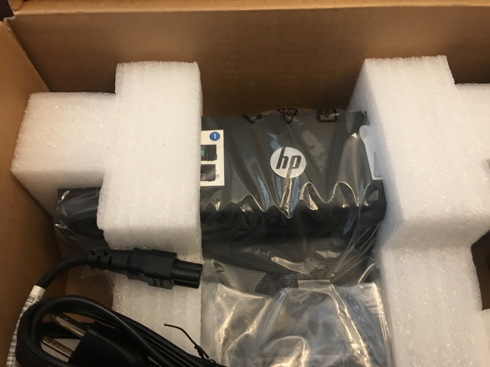 HP DOCKING STATION BRAND NEW IN THE BOX COMPUTER NOTEBOOK ACCESSORIES