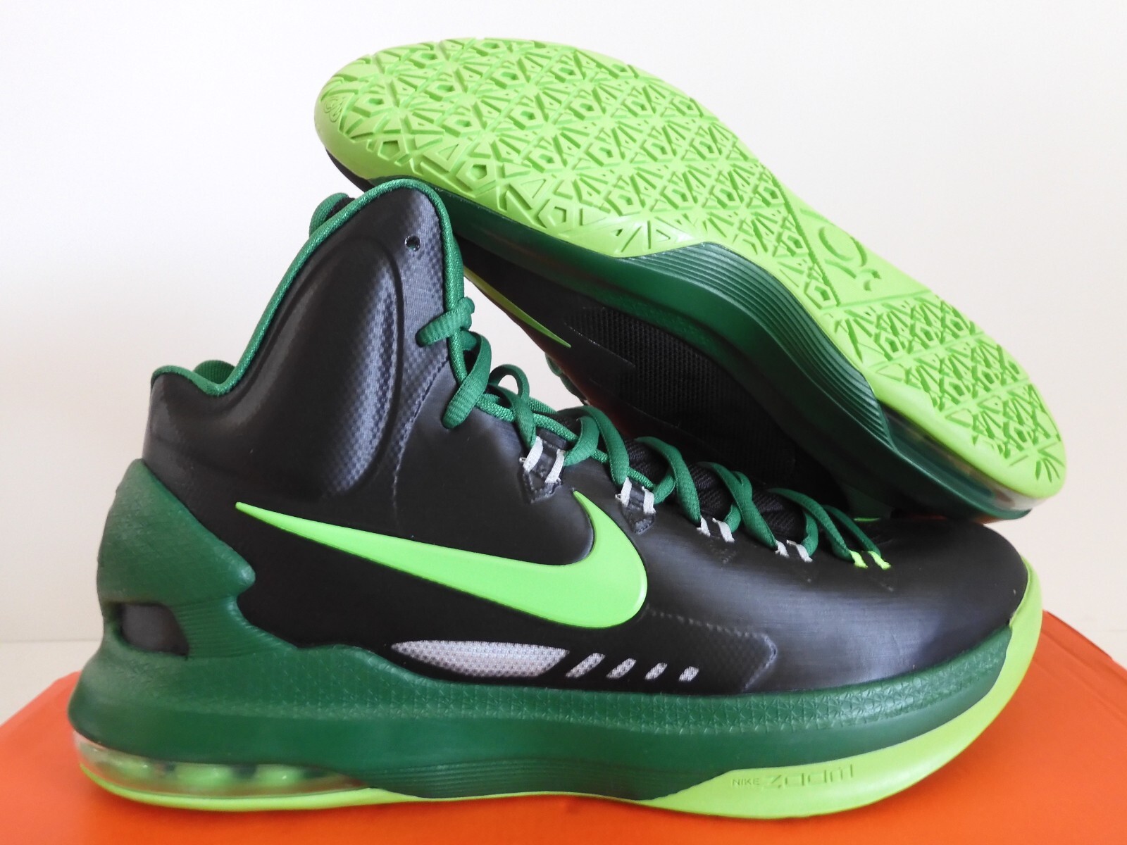 NIKE KD V KD 5 BLACK-ELECTRIC GREEN-PINE GREY-GREY SZ 10.5