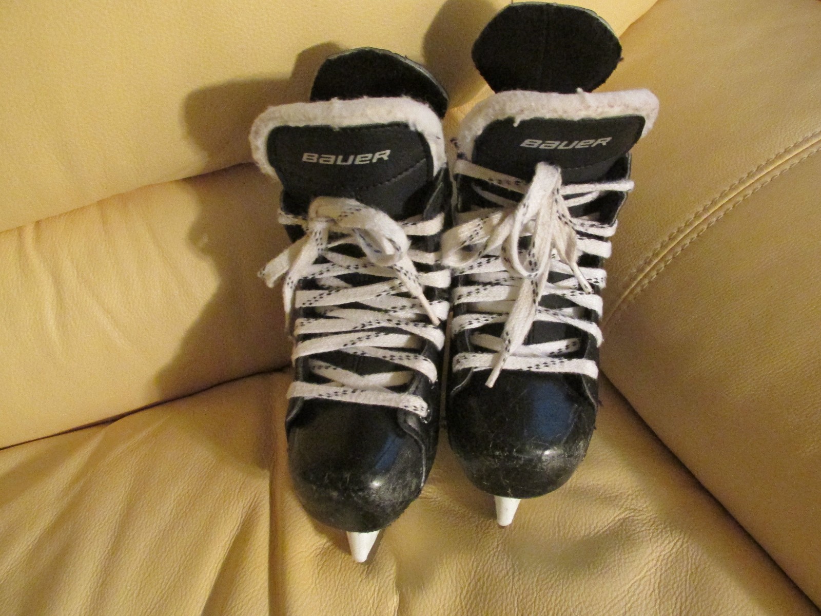 BAUER SUPREME ONE.4 SKATE YOUTH - Y12R ICE HOCKEY SKATES - Pre-owned