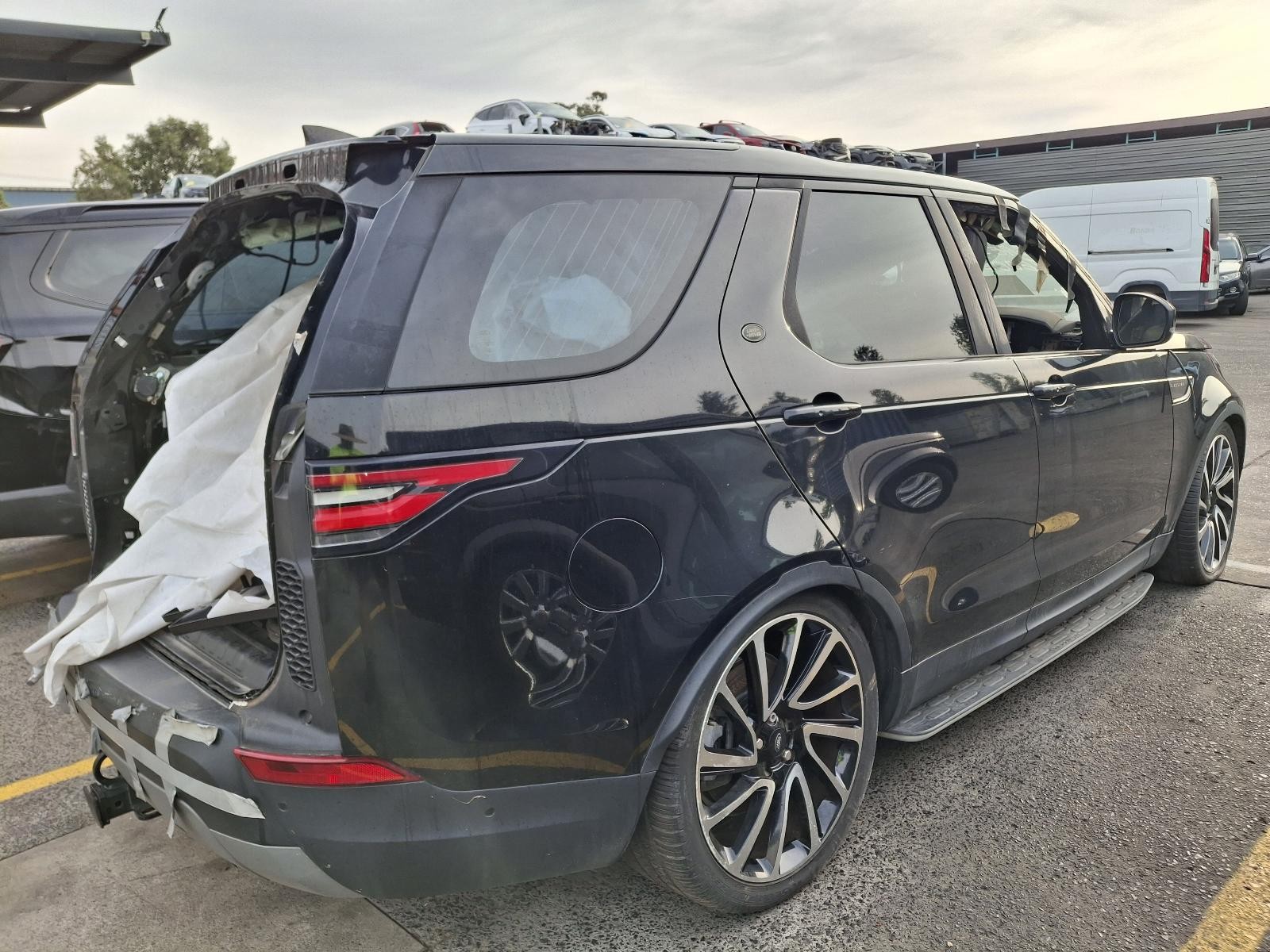 LAND ROVER DISCOVERY 2016-2025 RIGHT REAR DOOR WINDOW L462, 12/16- - thumbnail 3