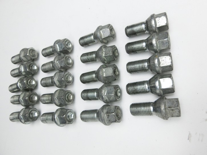 MG Saic MG4 EV Satz Radschrauben Schraube Radbolzen MG Saic MG4 EV 25.11.2022 gebraucht Vorschau 3