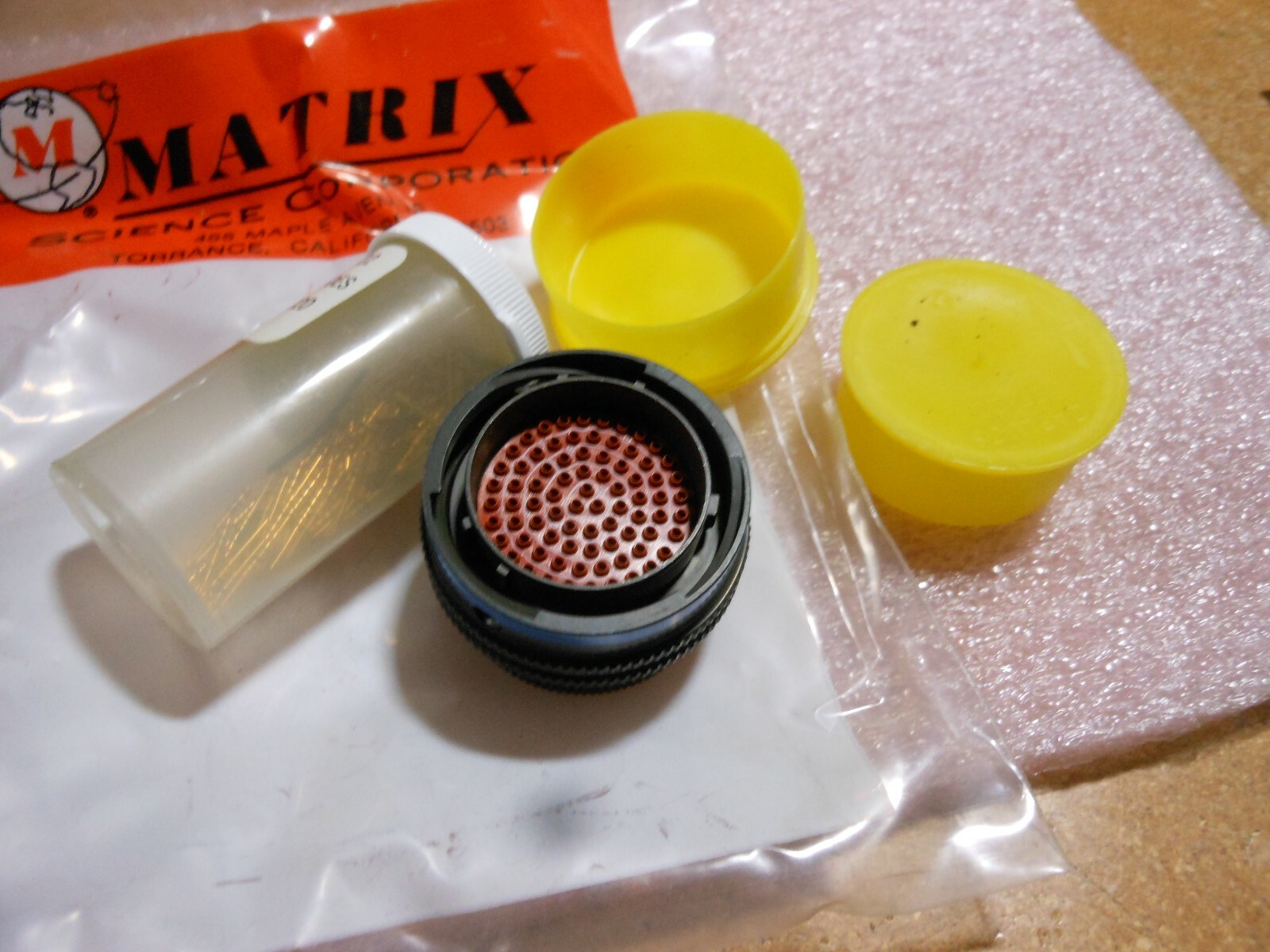 MATRIX CONN. W/CONTACTS MS27473E20B35PD NSN: 5935-01-093-0763 MB926T20B35P-189