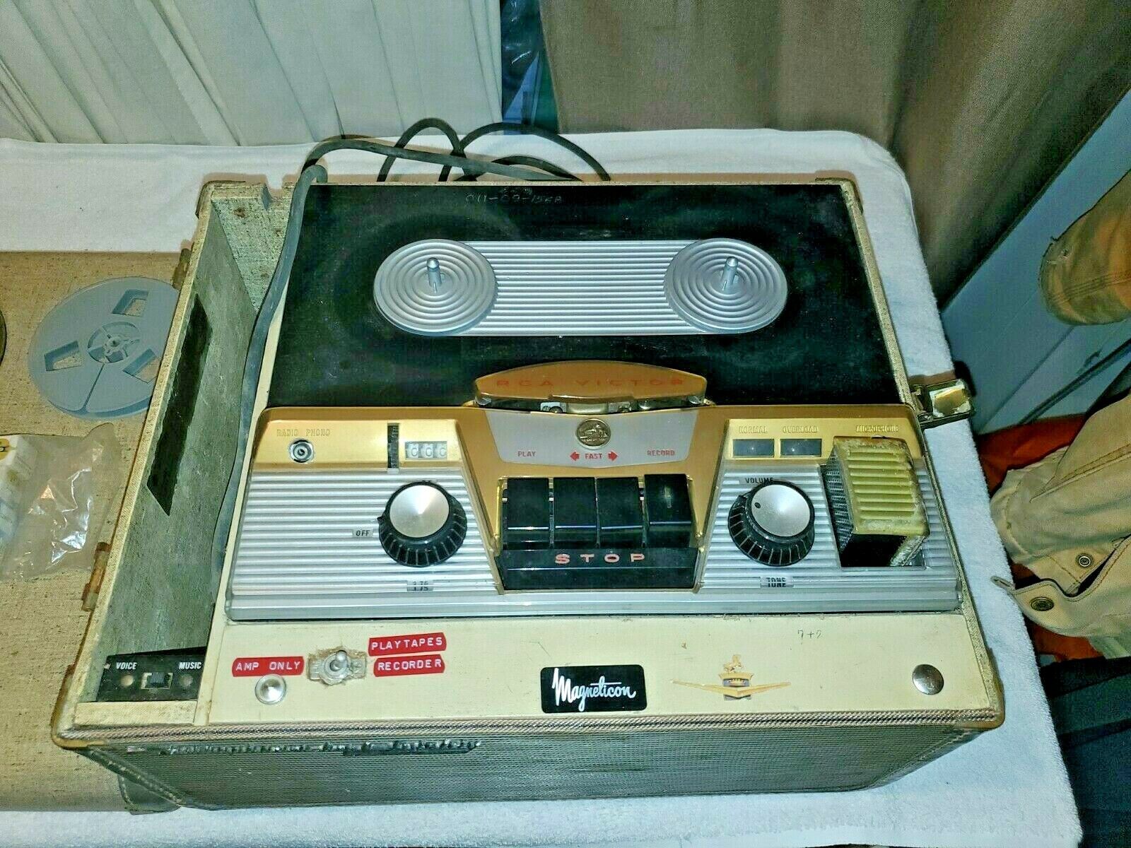 Vintage RCA Victor Portable Tape Recorder Reel to Reel Model Vintage RCA Victor Portable Tape Recorder Reel to Reel Model