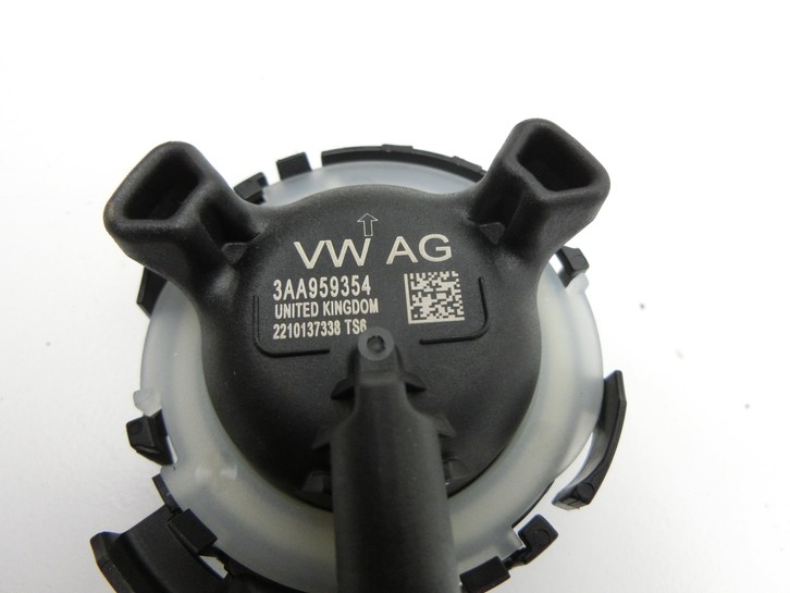 VW Passat 3C B7 10-15 Sensor für Airbag Crashsensor Airbagsensor Links Vorne VW Passat 3C B7 10-15 06.12.2013... Vorschau 2