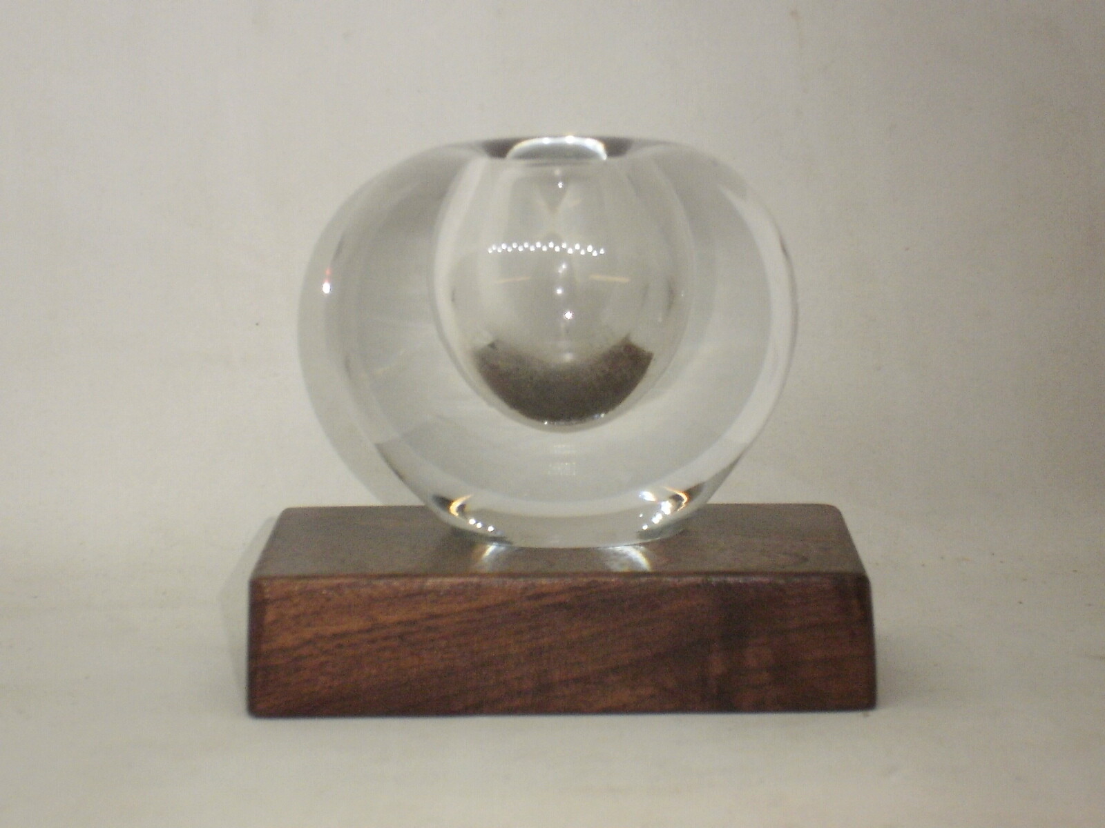 Clear Glass Paper Weight/Pen-Flower Holder.(PW-C)Bench
