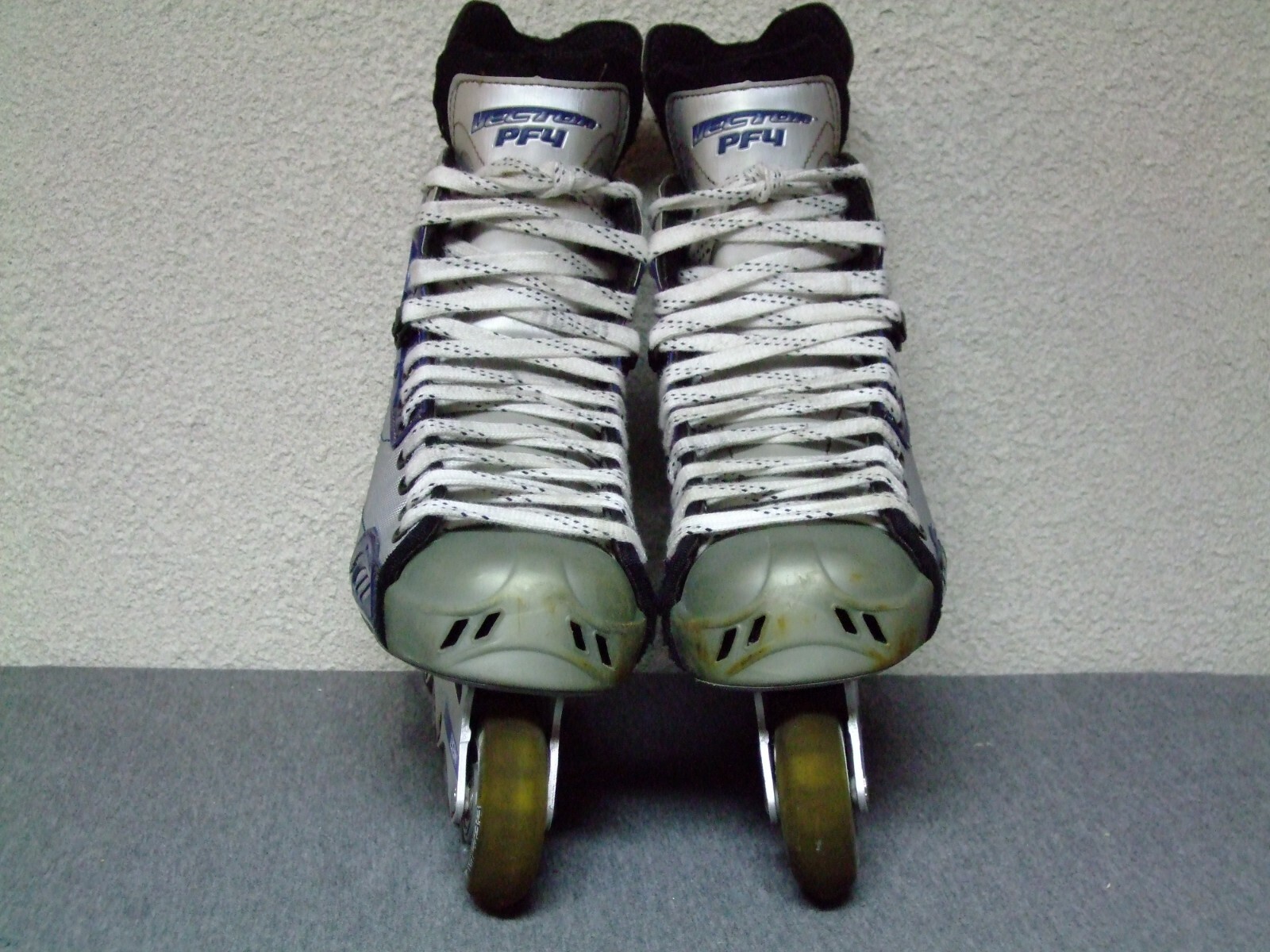 Men's CCM Vector PF4 Inline hockey skates Tri-Di frame Rat Rink VT733 size 7.5D