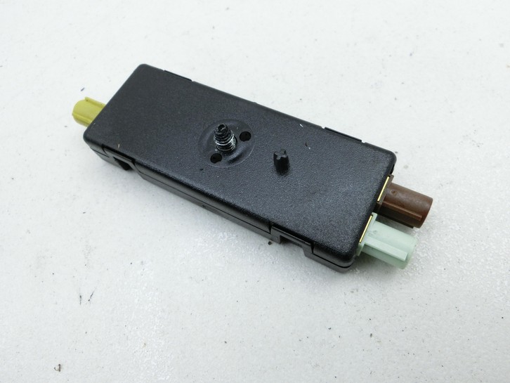 BMW I3 I01 13-17 Antennenverstärker Weiche Antenne BMW I3 I01 13-17 27.02.2015 M39254004-02 0140-2957022 2957022... Vorschau 3
