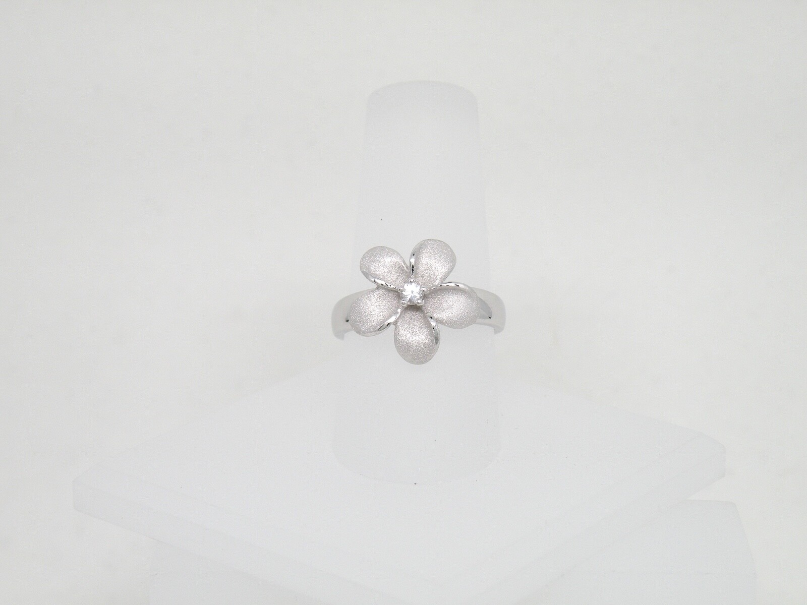 Pre-owned Denny Wong Authentic  Precious Silver Large Plumeria Rings, White Sapphire Center
