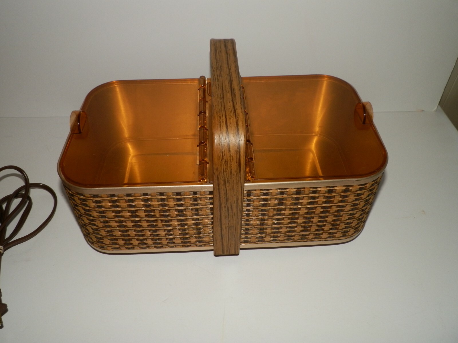 Vintage SALTON BH-5 HOT BASKET - Bread Bun Roll Warmer w/ Original Tongs