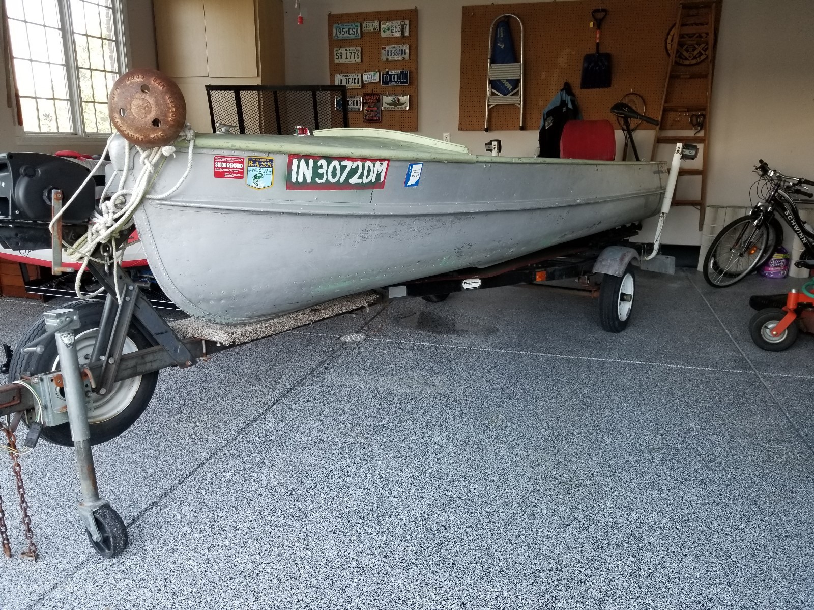 Alumacraft 16ft. aluminum fishing boat and trailer - Fish Beware/Ducks Unlimited