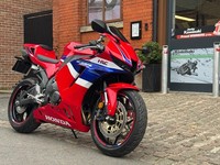 2025 Honda CBR600 RR only 927 miles - £££’s of extras