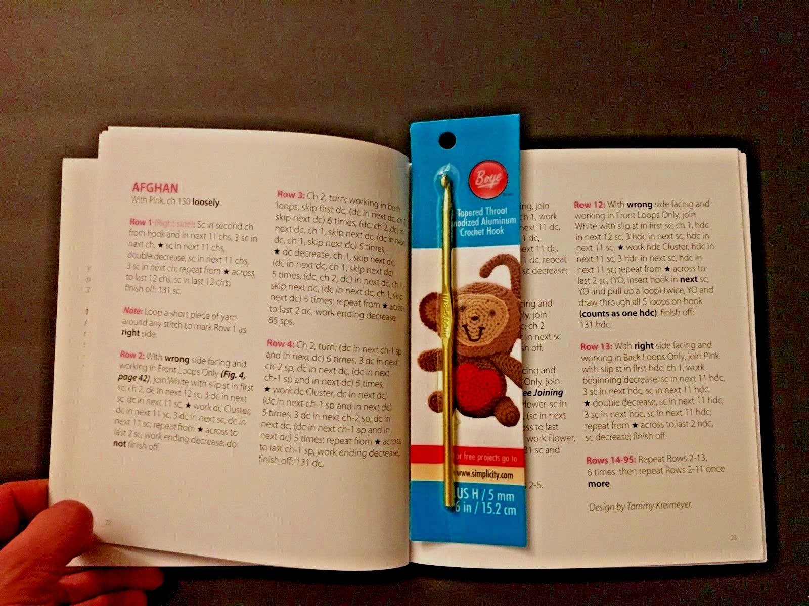 LEISURE ARTS Learn To Crochet Ripple Afghans Book and BOYE Crochet Hook Set NEW