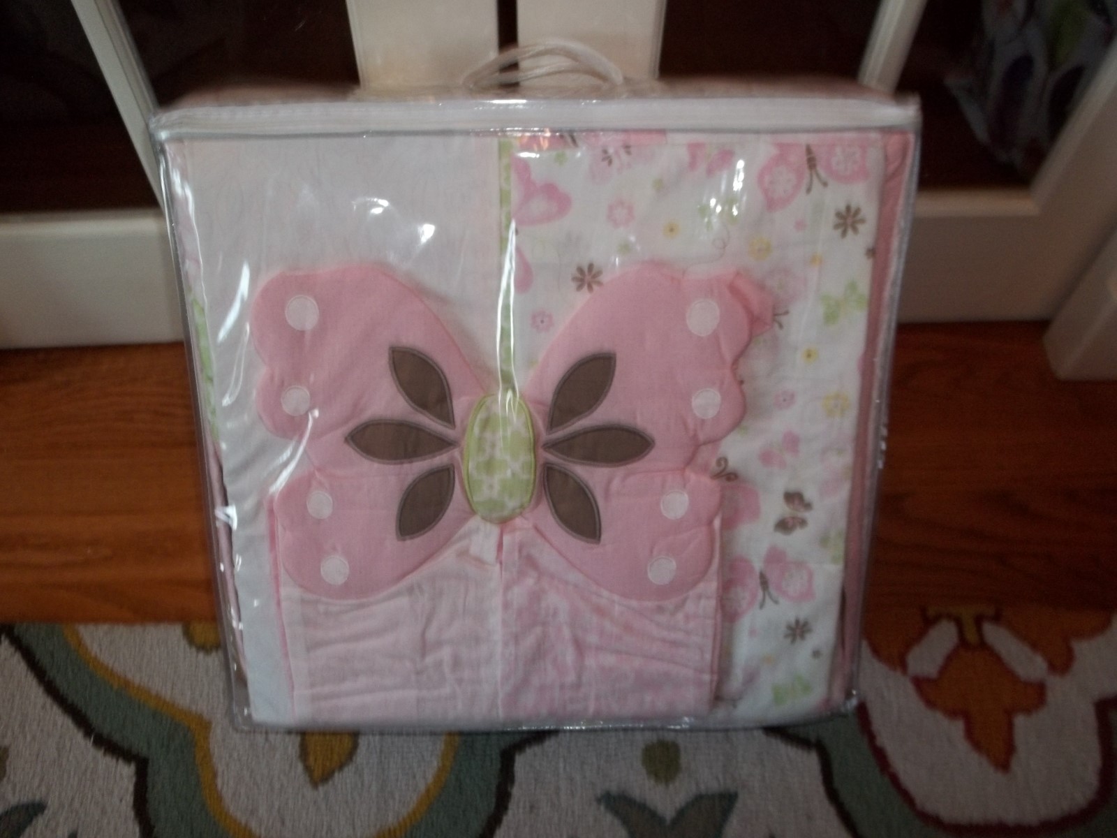 NIP Nojo Butterfly Love Collection Pink yellow White 4pc Crib Bedding Set