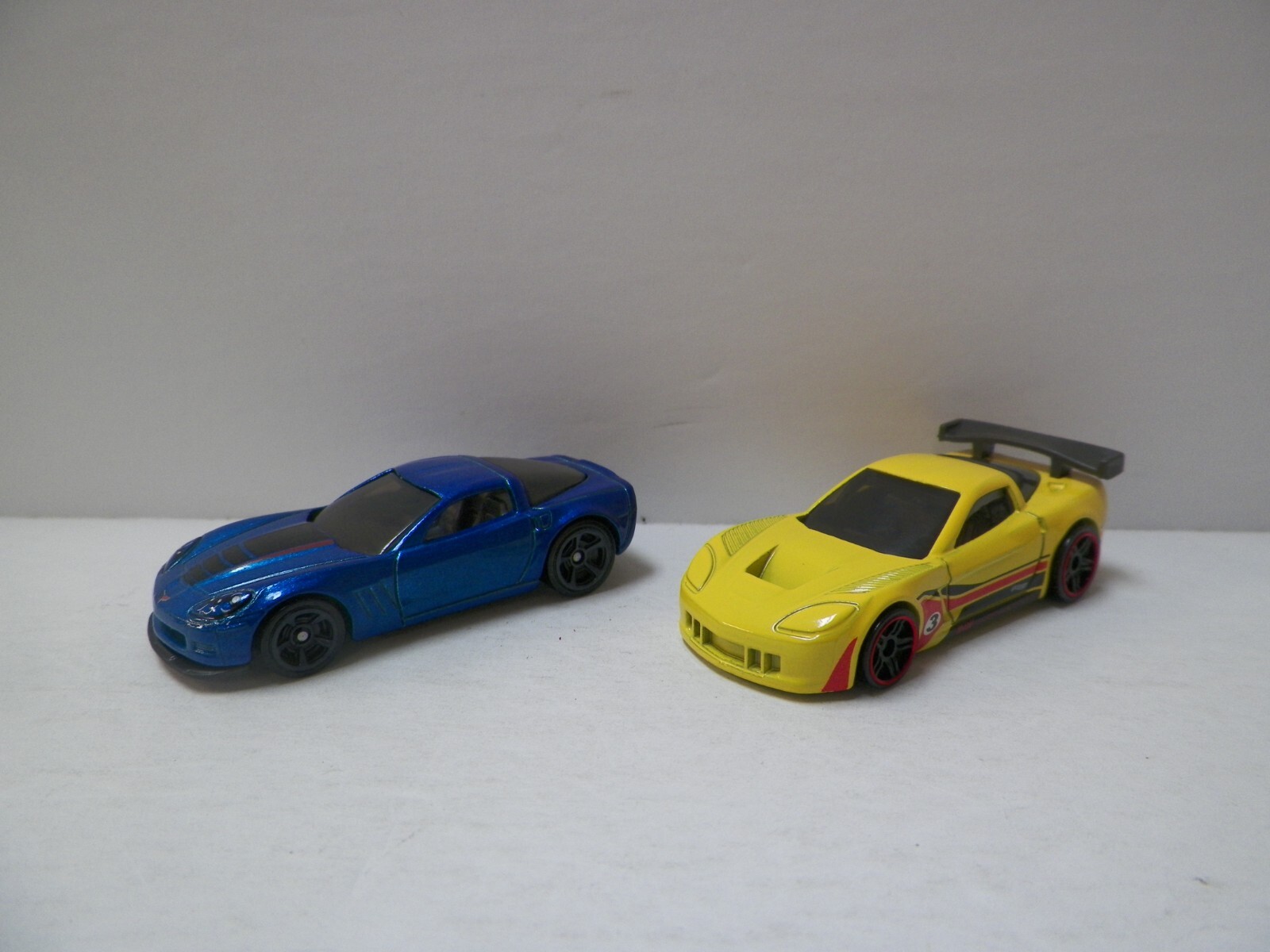 【希少】Hot Wheels Corvette C6 2台セット Amazon.com: Hot Wheels Corvette C6R : Toys & Games