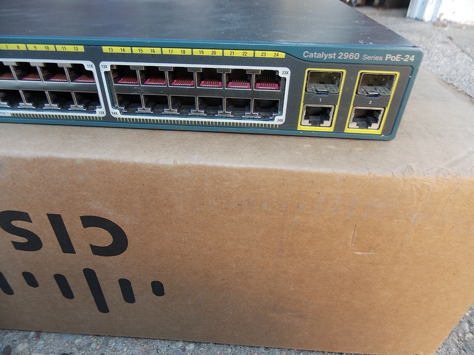 Cisco Catylyst 2960 series PoE-24 WS-C2960-24PC-L  24-port switch parts / Repair