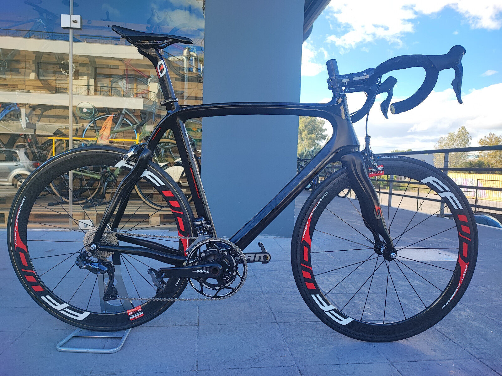 Pinarello Dogma 60.1 Rim Black Matte 57,5 Ultegra Di2 2x11 Pinarello Dogma 60.1 Rim Black Matte 57,5 Ultegra Di2 2x11